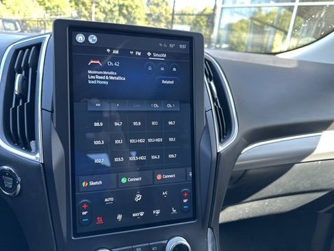 Used 2022 Ford Edge Titanium image 20