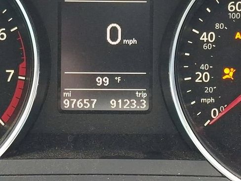 Used 2017 Volkswagen Jetta SE FWD image 20