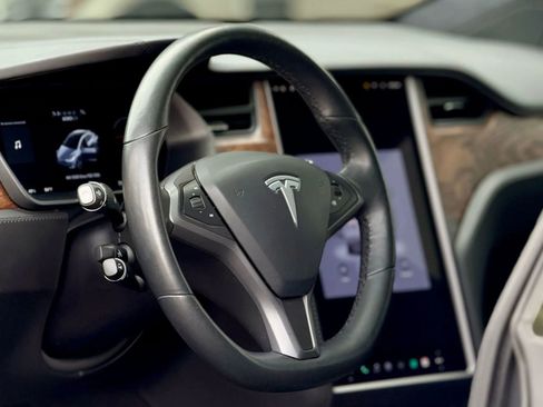 Used 2018 Tesla Model X 100D image 13