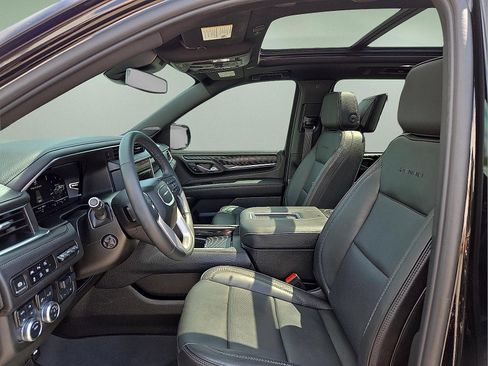 Used 2024 GMC Yukon XL Denali AWD/4WD image 14