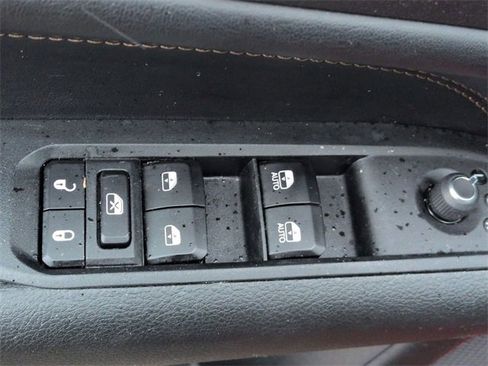 Certified 2023 Jeep Compass Limited image 15