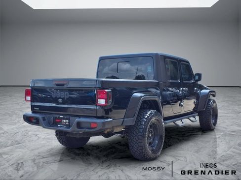 Used 2021 Jeep Gladiator Sport AWD/4WD image 7