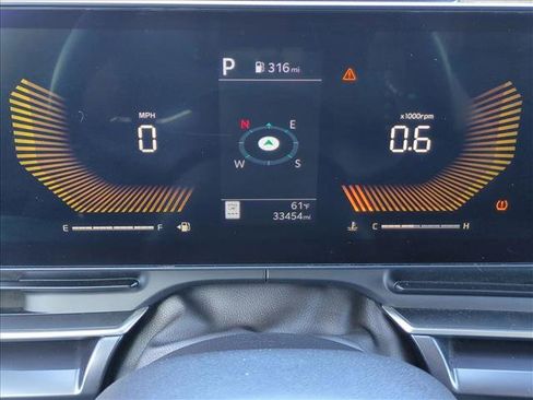 Used 2025 Kia Carnival LXS image 11