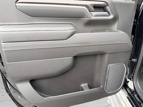 New 2026 Chevrolet Silverado 2500 LTZ w/ LTZ Convenience Package image 32