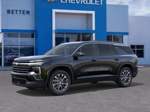 New 2026 Chevrolet Traverse LT w/ Sun and Wheel Package AWD/4WD image 2
