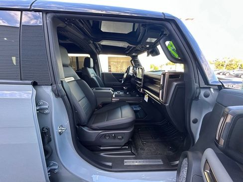 Used 2025 GMC Hummer EV 2X image 51