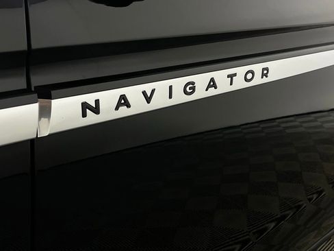 Used 2025 Lincoln Navigator L Reserve image 14