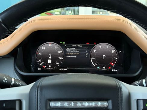 Used 2023 Land Rover Defender 130 First Edition image 43