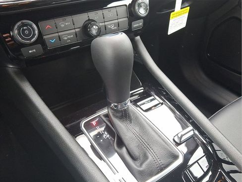 New 2026 Jeep Compass Latitude AWD/4WD image 11