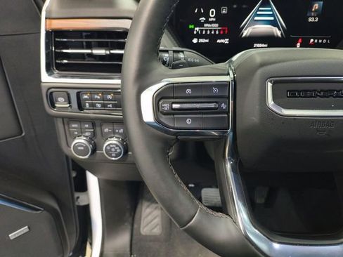 Used 2025 GMC Yukon XL Denali AWD/4WD image 11