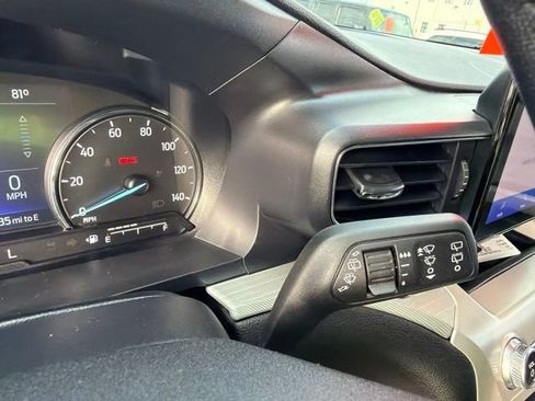 Used 2023 Ford Explorer XLT w/ Equipment Group 202A AWD/4WD image 18