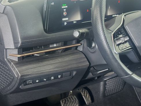 Used 2023 Nissan Ariya FWD image 17