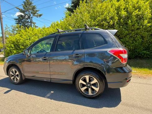 Used 2018 Subaru Forester 2.5i Premium AWD/4WD image 11