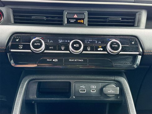 Certified 2025 Honda Pilot Sport image 17