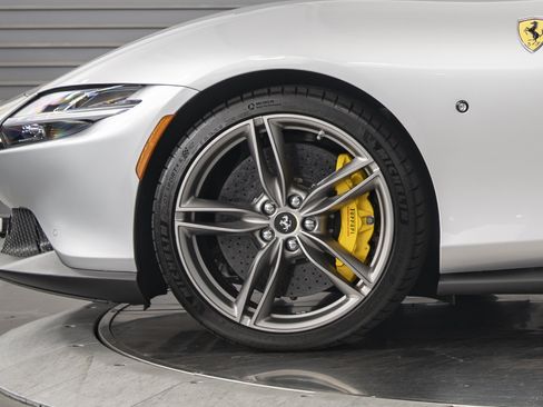 Used 2021 Ferrari Roma RWD image 15
