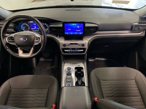 Used 2020 Ford Explorer XLT w/ Comfort Package image 13