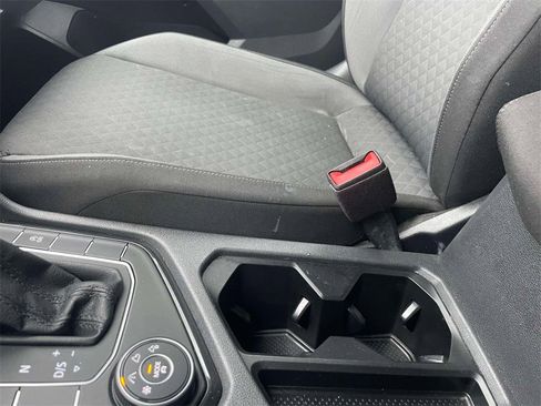 Used 2022 Volkswagen Taos SE image 30