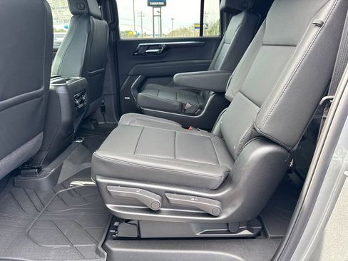 New 2026 Chevrolet Suburban Z71 w/ Comfort Package image 22