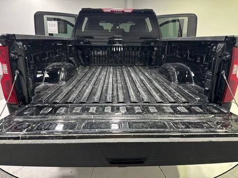 Used 2025 Chevrolet Silverado 2500 LT w/ Convenience Package AWD/4WD image 27