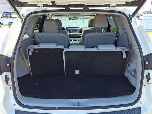 Used 2016 Toyota Highlander Limited AWD/4WD image 10