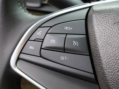 Used 2017 Cadillac XT5 FWD image 11