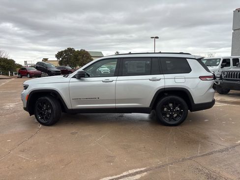 New 2025 Jeep Grand Cherokee L Altitude RWD image 8