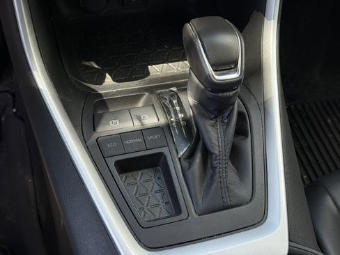 Used 2022 Toyota RAV4 XLE Premium FWD image 24