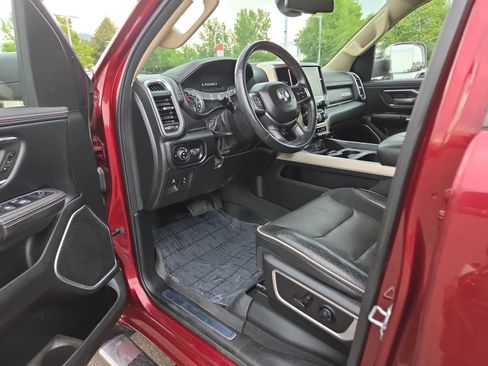 Used 2019 RAM 1500 Laramie AWD/4WD image 10