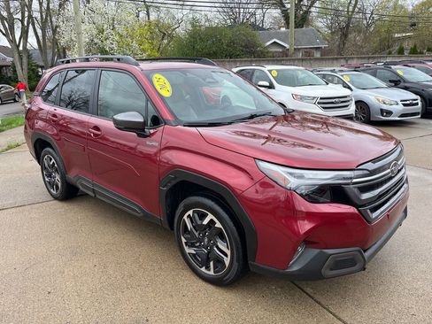 Certified 2025 Subaru Forester Limited AWD/4WD image 3