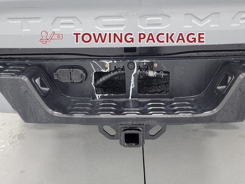 Used 2020 Toyota Tacoma TRD Off-Road w/ TRD Premium Off Road Package AWD/4WD image 31