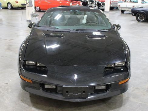 Used 1995 Chevrolet Camaro Z28 RWD image 3
