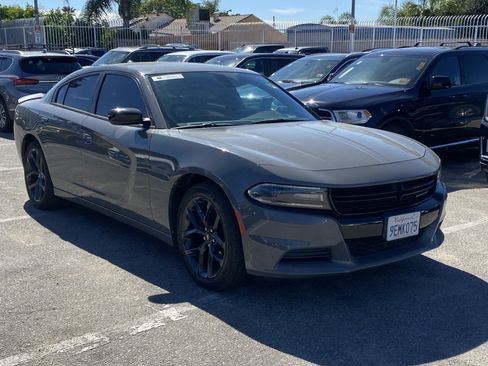 Used 2019 Dodge Charger SXT w/ Blacktop Package image 8