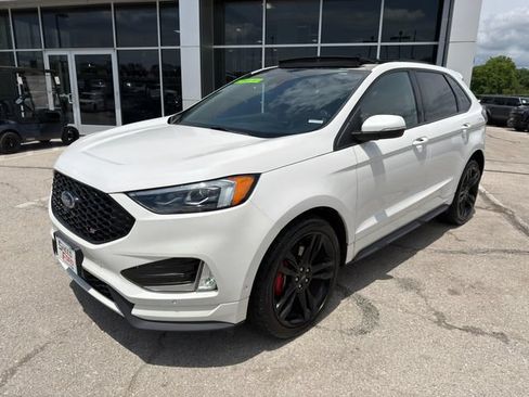 Used 2022 Ford Edge ST w/ Equipment Group 401A AWD/4WD image 3