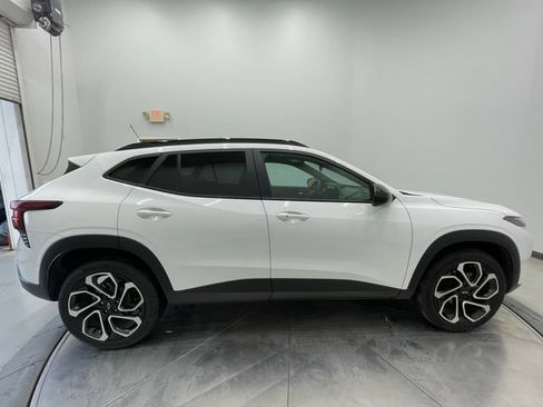 Used 2025 Chevrolet Trax RS w/ Driver Confidence Package image 14