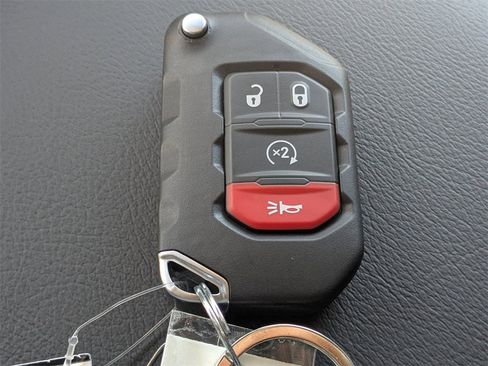 New 2025 Jeep Gladiator High Tide image 33