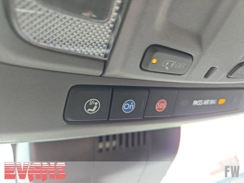 Used 2022 Chevrolet Silverado 1500 LT w/ Z71 Off-Road Package image 13