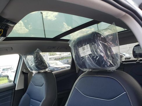 New 2026 Volkswagen Taos SEL AWD/4WD image 7