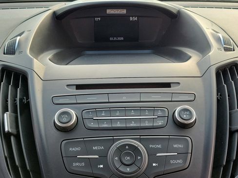 Used 2017 Ford Escape SE image 23