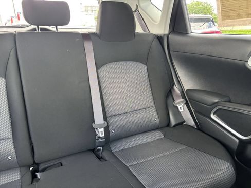 Used 2025 Kia Soul LX w/ LX Technology Package FWD image 35
