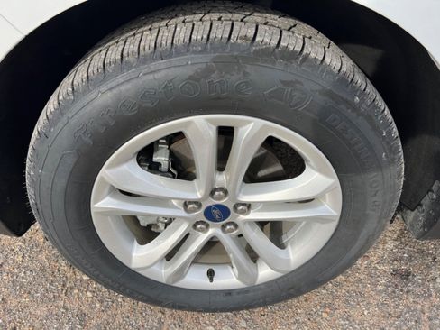 Used 2019 Ford Edge SEL w/ Equipment Group 201A FWD image 12