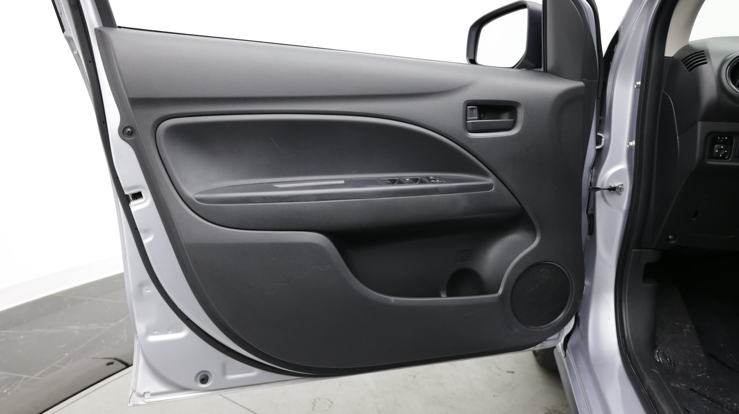 Used 2024 Mitsubishi Mirage ES FWD image 10