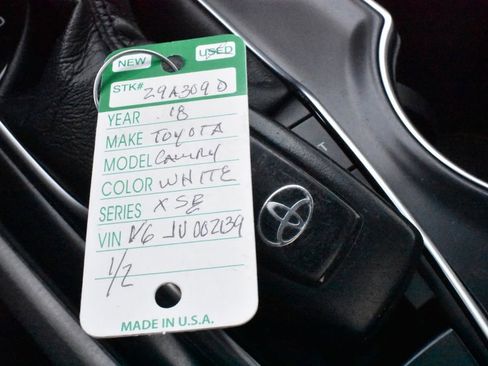 Used 2018 Toyota Camry XSE image 32