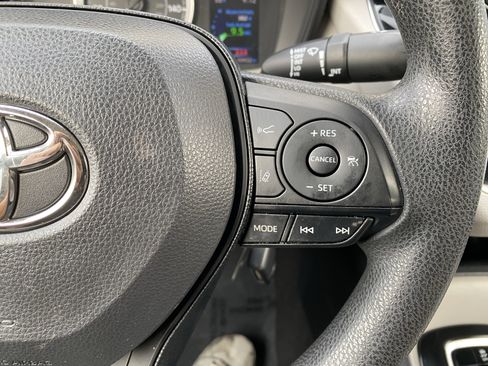 Used 2020 Toyota Corolla LE image 7