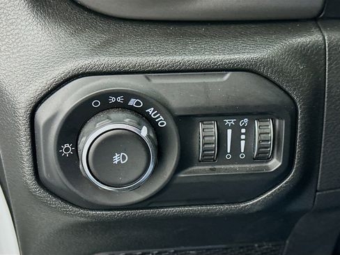 Used 2022 Jeep Wrangler Sport S image 17