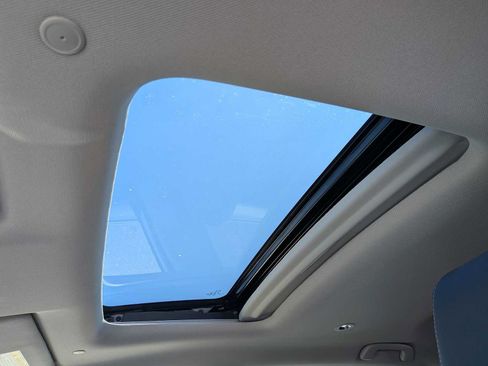 Certified 2025 Honda HR-V EX-L image 17