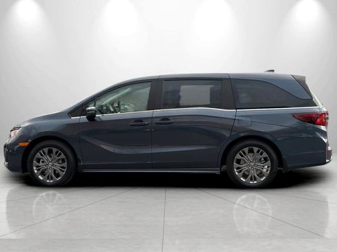 New 2026 Honda Odyssey Touring image 5