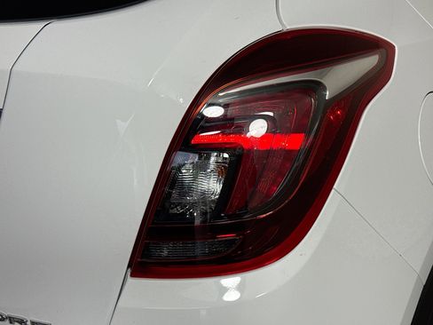 Used 2020 Buick Encore Preferred image 34