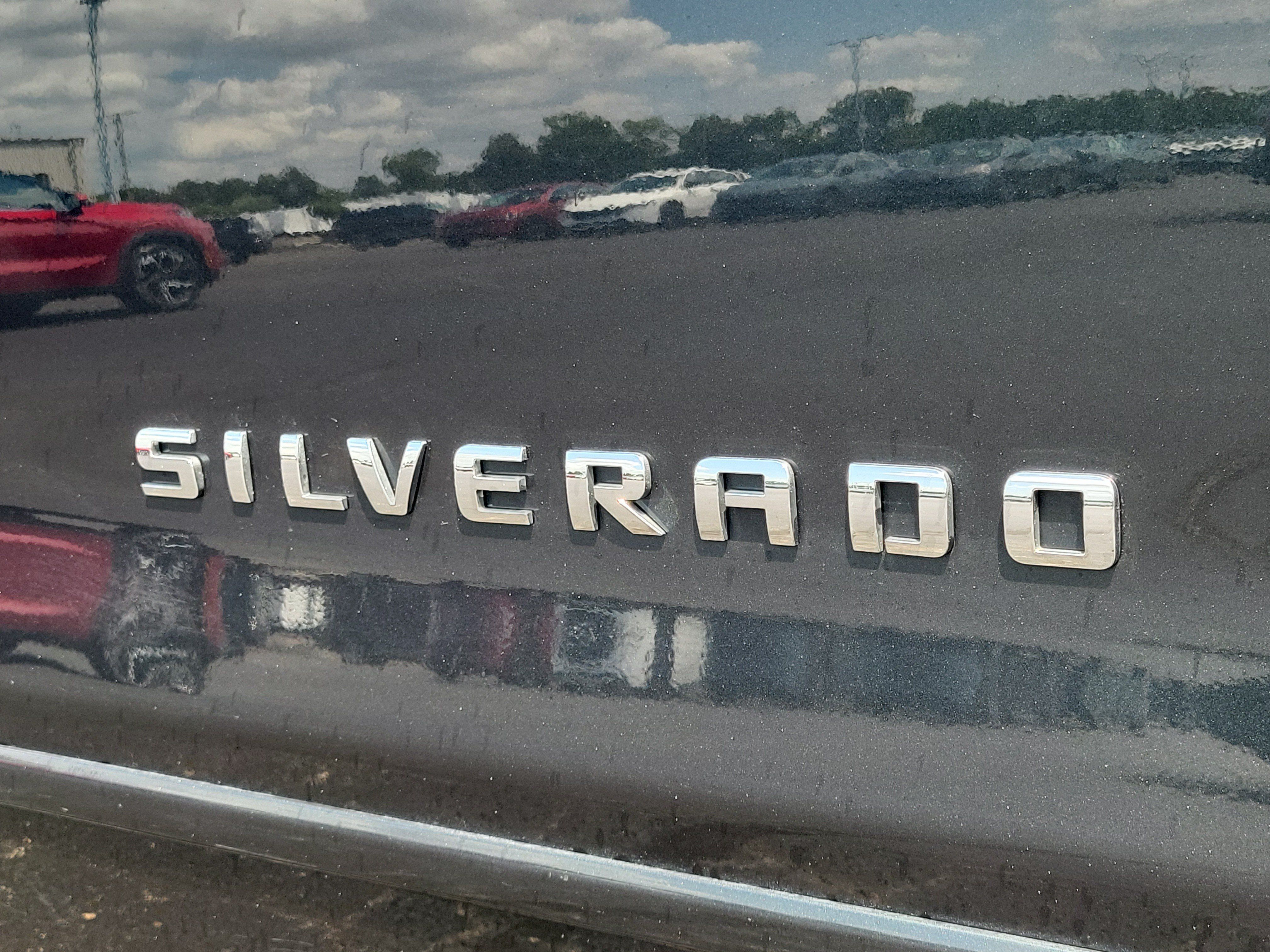 Used 2018 Chevrolet Silverado 1500 LT w/ All Star Edition AWD/4WD image 6