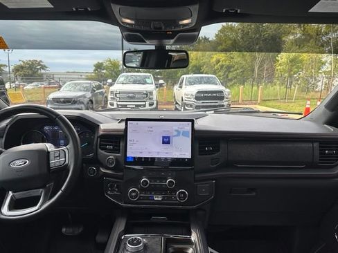 Used 2022 Ford Expedition Max Limited AWD/4WD image 29
