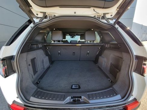 Used 2025 Land Rover Discovery Sport Dynamic SE image 6